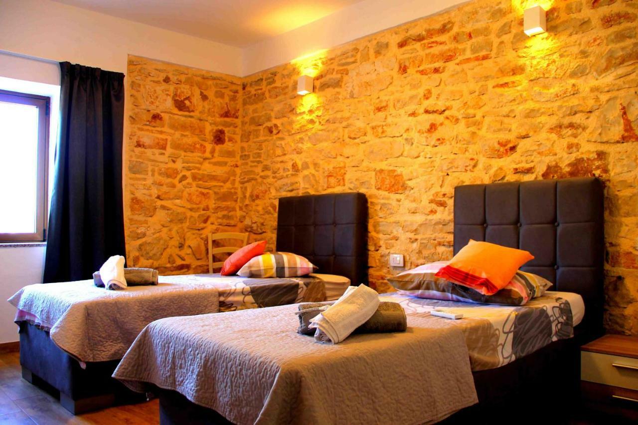 Sonia Rooms PUY Exterior foto